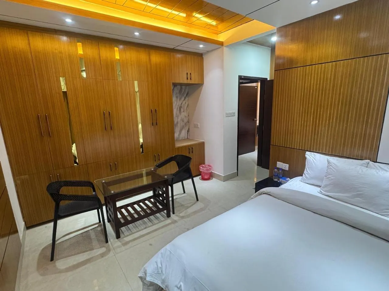 **** Hotel The Castle Inn Dhaka Bangladesh
