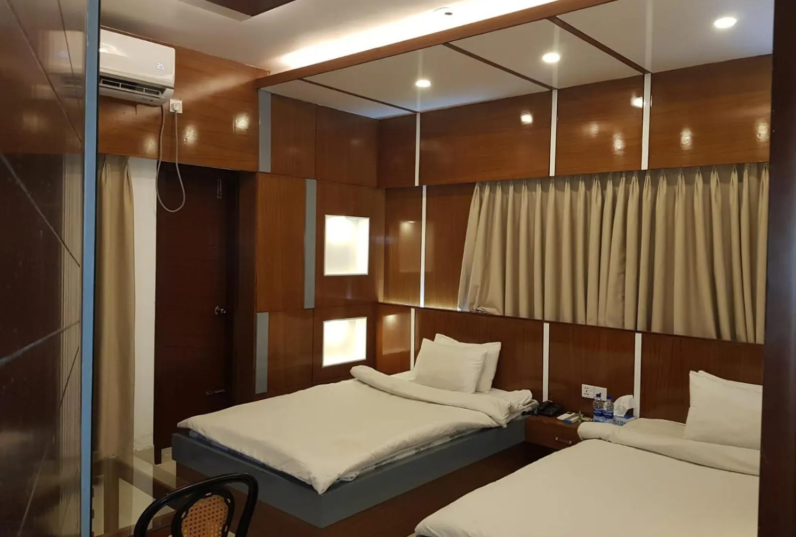 **** Hotel The Castle Inn Dhaka Bangladesh